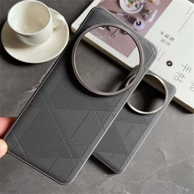 Luxus Handyhülle aus Leder und Silikon mit gestreiftem Gitter Design für Xiaomi 13 Ultra, 14 Ultra, 15 Ultra und 17 Ultra in Grau - Bild 4