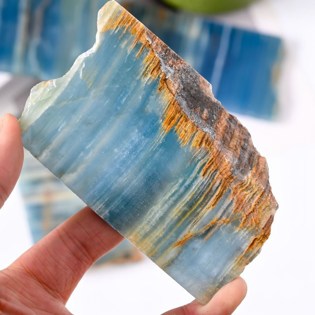 Blaue Onyx-Platte von CrystalHola – Unregelmäßige Schiefer-Mineralscheibe im Boho-Stil für DIY-Schmuck und Ornamente - Bild 1