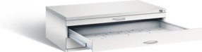 C+P Flachablageschrank Serie 7100_7200 in Lichtgrau, H x B x T: 42 x 135 x 96 cm - Bild 1