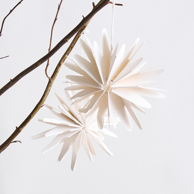 Blume2000 Deko Hänger Papier Sterne in Weiß 2er-Set - Bild 1