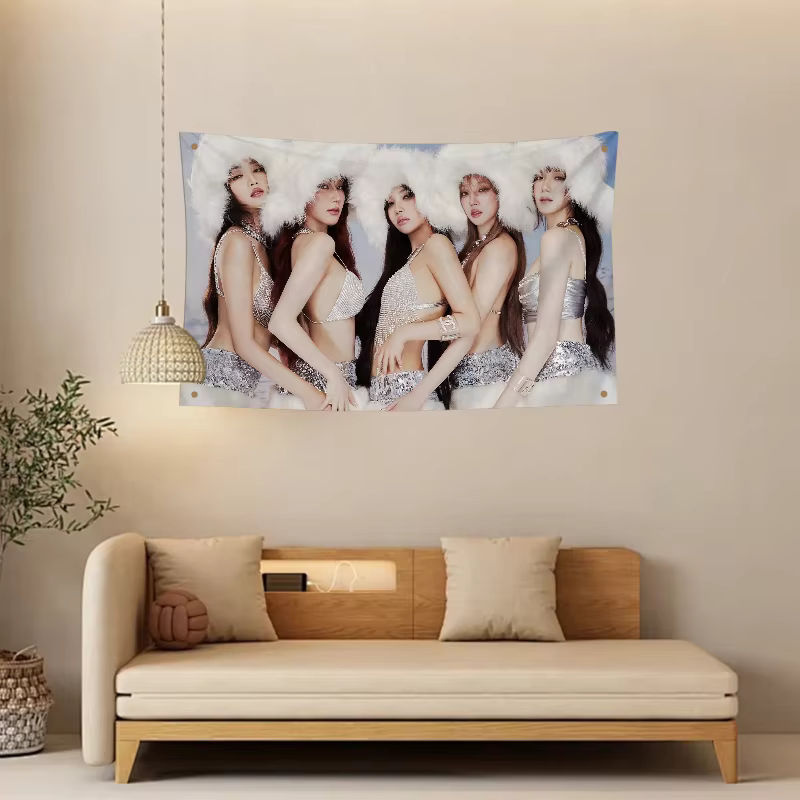 Dekorative K-Pop Flagge (G-Idle) aus Polyester mit vier Löchern für dein Zimmer oder Outdoor-Deko, mehrfarbig - Bild 5
