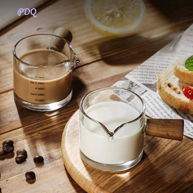 Glas-Espressomessbecher mit Holzgriff und Doppelauslauf in Transparent mit Skala - Bild 1