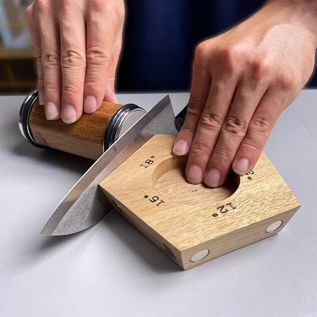 RSCHEF Magnetisches Rollmesser-Schärfset aus Holz mit Pentagon-Winkelscheiben in Braun - Bild 1