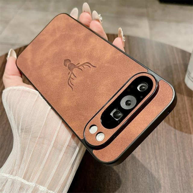 Luxus Kunstleder Handyhülle im Hirschkopf-Design für Google Pixel 10 9 8 7 Pro XL A 9A 9 Pro in Braun - Bild 1