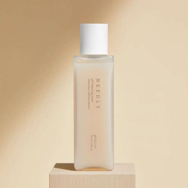 NEEDLY pH-ausgleichender Toner, 145 ml, Panthenol, Niacinamid - Bild 1