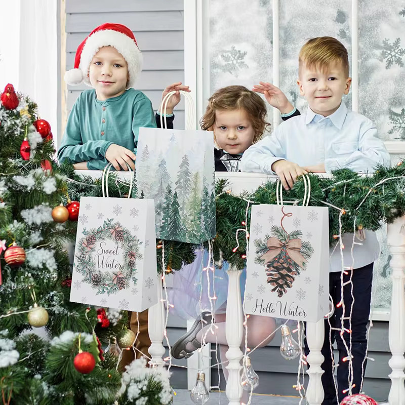 6 Stück EIK Weihnachtsgeschenk-Verpackungsbeutel aus Papier mit Griff, Motiv Weihnachtsbaum und Schneeflocke, Mehrfarbig - Bild 3