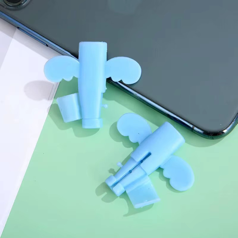 2er-Set Cartoon Engel Kabelprotektor für iPhone und USB-C in Schwarz - Bild 2