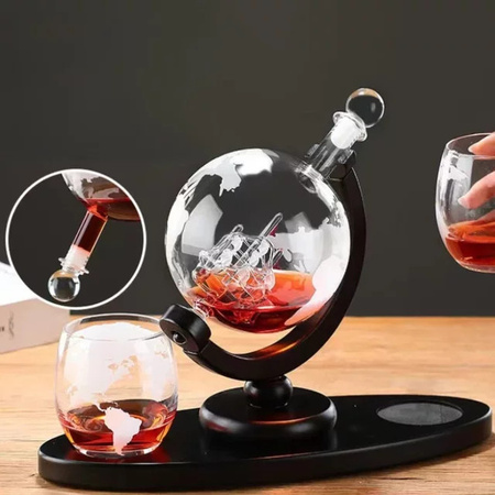 Kreatives Globus-Dekanter-Set mit bleifreier Glas-Karaffe, Holzständer und 2 Whiskygläsern in Braun und Transparent