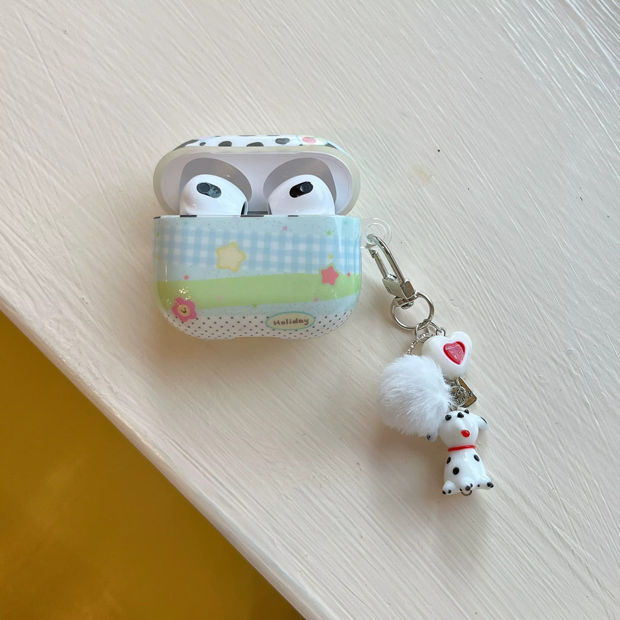 Check Stars Kopfhörer-Hülle für Apple AirPods 2, 3, 4, Pro 2 und Pro 3 mit Kuh-Textur, Kirsch-Patchwork-Muster und Welpen-Anhänger in Multicolour - Bild 2