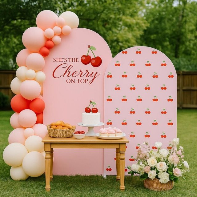 VIKAMA Fotohintergrund Stoff mit rosa Kirsch-Design und floralem Muster für Kindergeburtstage - Bild 1