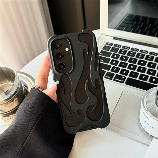 Stoßfeste Handyhülle mit 3D Flammenmuster für Samsung Galaxy S24 S23 S22 Ultra A55 A16 A54 A06 A15 A14 A06 in Schwarz - Bild 1