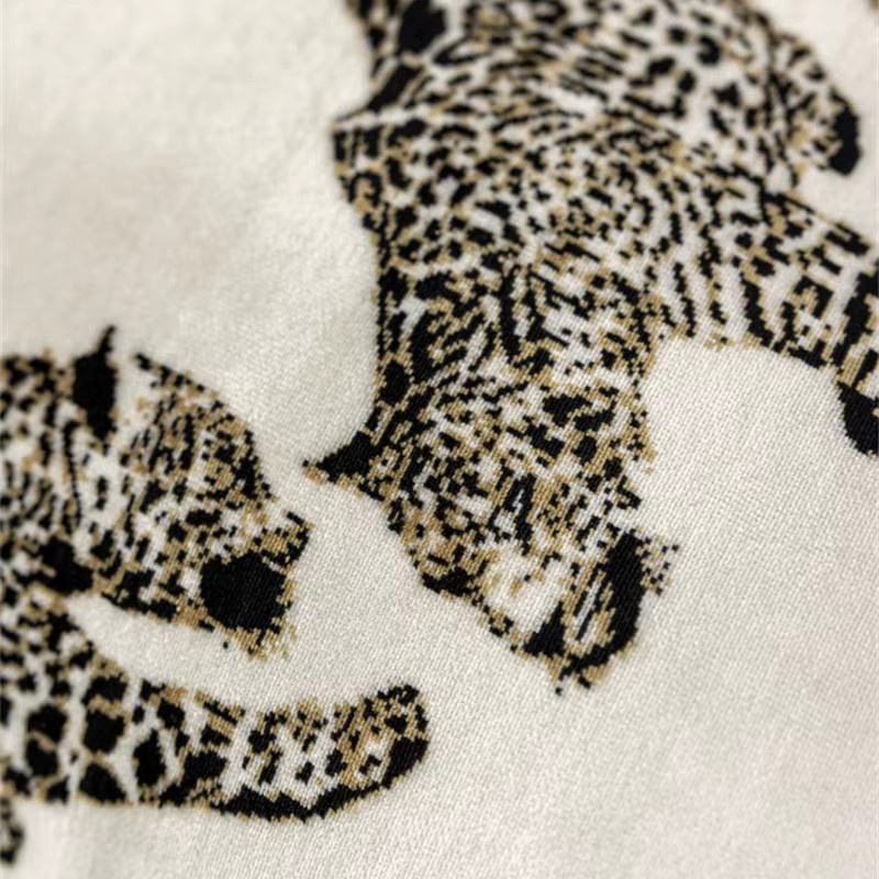 Formaso Leoparden-Chenille-Kissenbezug in Schwarz und Grün, rechteckig, B/H: 60 x 30 cm - Bild 2