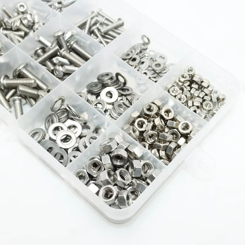 YMAX Schraubenset aus Edelstahl in Silber mit Innensechskant-Halbrundkopfschrauben, Muttern und Unterlegscheiben - Bild 3