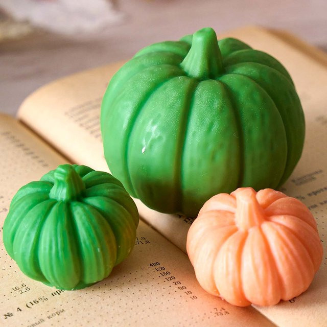 UDOCOOL Silikonform für Halloween Kürbis Ornamente in Orange zur DIY Gestaltung von Kerzen, Seife, Gips und Harz - Bild 1
