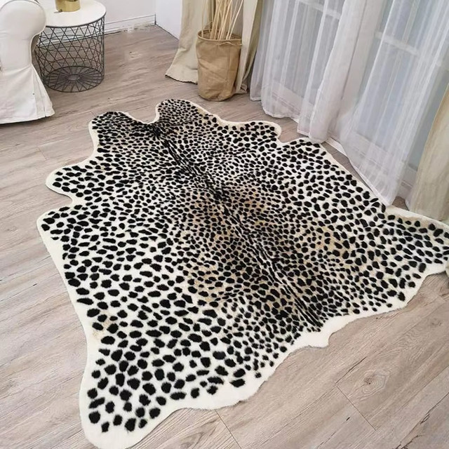 VIKAMA Kunstfell-Teppich in Weiß für Schlafzimmer und Wohnzimmer im modernen Design - Bild 1