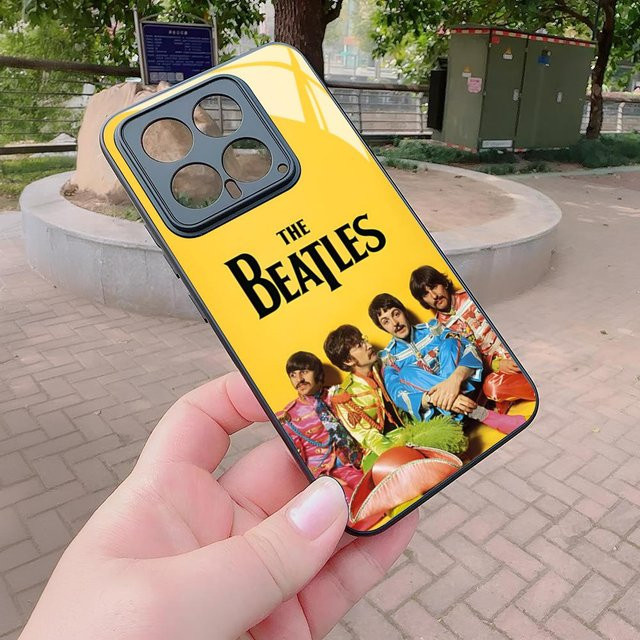 T-The Rock B-Beatles Band Handyhülle mit Glasabdeckung für Xiaomi Redmi Note 15 14 13 12 11 4G 5G Pro Plus in Schwarz und Gelb - Bild 1
