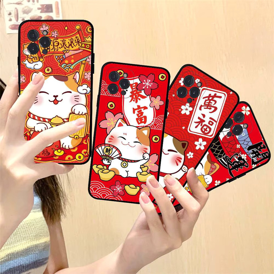 Maneki Neko Glückskatze Handyhülle von Potdemiel für iPhone 16 15 14 13 12 11 Pro Max Plus Mini in Schwarz und Rot - Bild 4