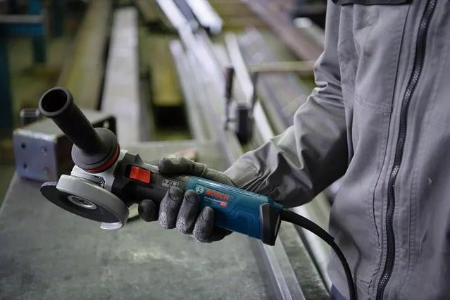 Bosch Professional Winkelschleifer GWS 17-125 TS mit 1700W und 125mm Scheibendurchmesser in Blau/Schwarz - Bild 3