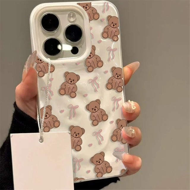 Herzförmige Handyhülle mit Fliege-Bär-Design und Falten-Textur für Apple iPhone, Farbe: Pink - Bild 1
