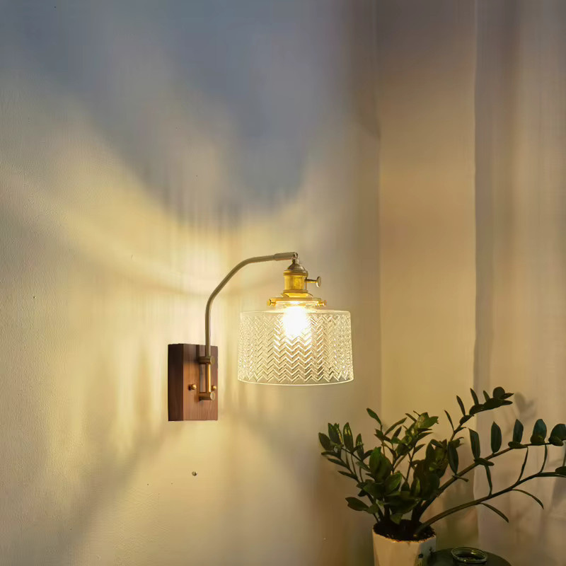 Moderne LED Wandlampe von Ramalho aus Glas und Holz in Kupfer mit Zugkette für Badezimmer und Schlafzimmer - Bild 1