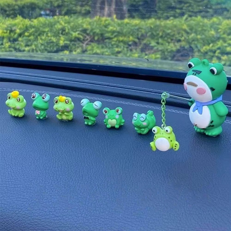 7er Set eelhoe Einsamer Frosch Nachtleuchtende Cartoon Auto Dekoration und Schreibtisch Ornament in Grün - Bild 2