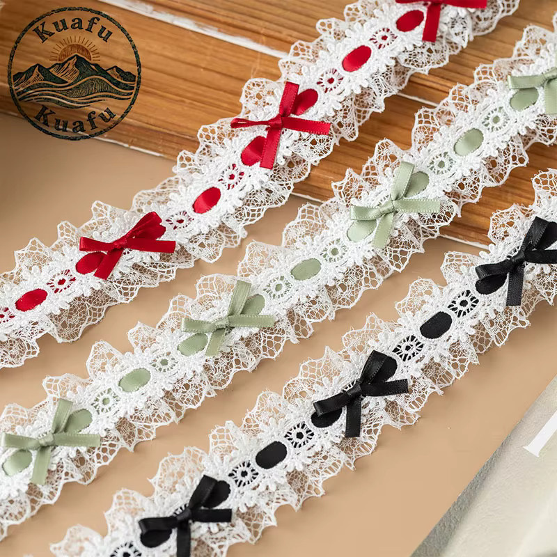Lolita Spitzenband mit Schleife und Plissee-Rüschen in Weiß und Grün für DIY-Bastelarbeiten und Kleidung - Bild 2
