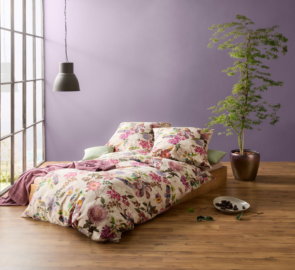 Fleuresse Mako-Satin Bettwäsche mit floralem Design in Flieder und Pflaume, Wendebezug, B/H: 135 x 200 cm - Bild 1
