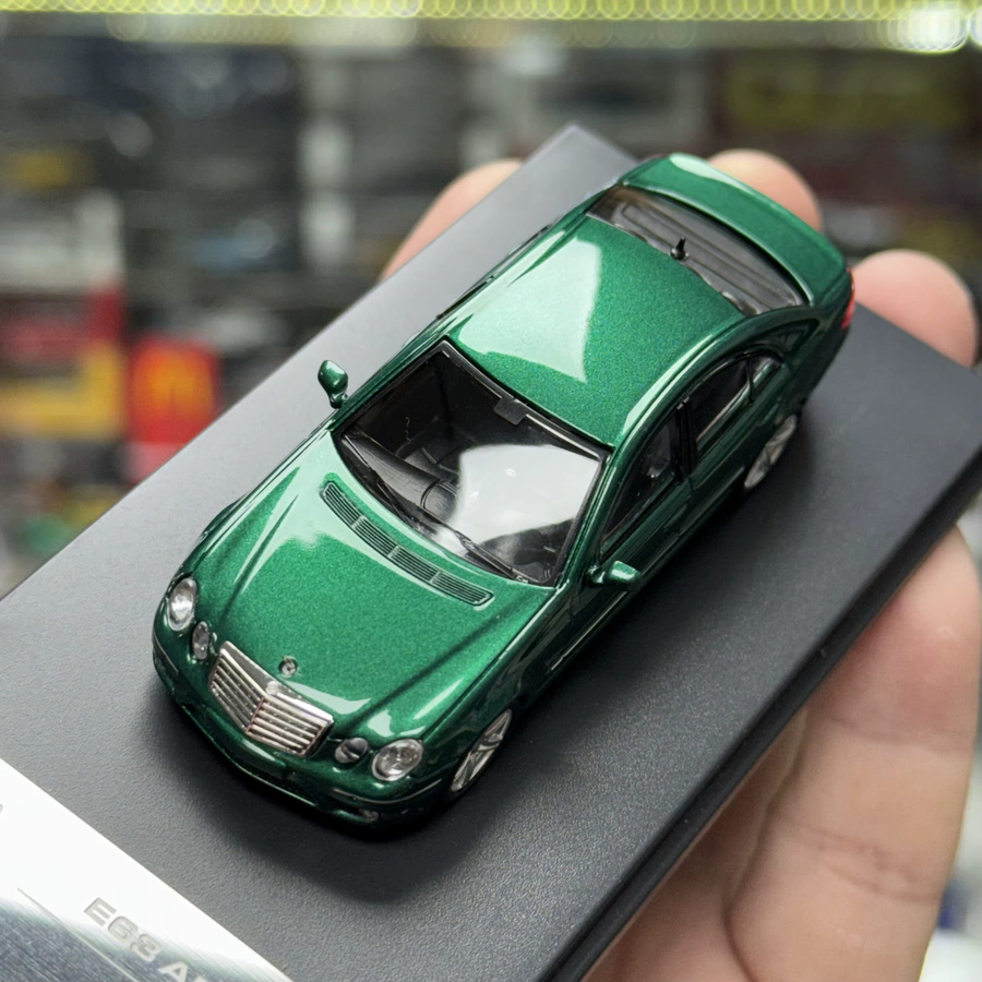 KING MODEL E63 W211 Legierungsautomodell, 1:64, Metall, Grün - Bild 3