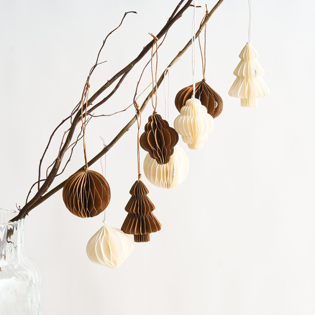 Green Living Weihnachts-Deko Papier Hänger 12er-Set von BLUME2000 in Braun und Weiß - Bild 1