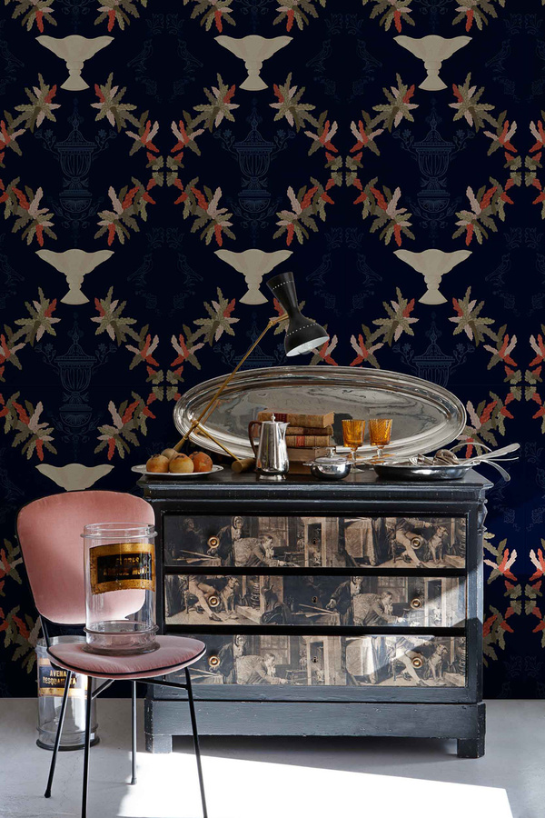 Coordonne Tapete Neo-Rococo in Navy mit floralem Art-Nouveau-Design und botanischem Muster aus Vlies - Bild 1