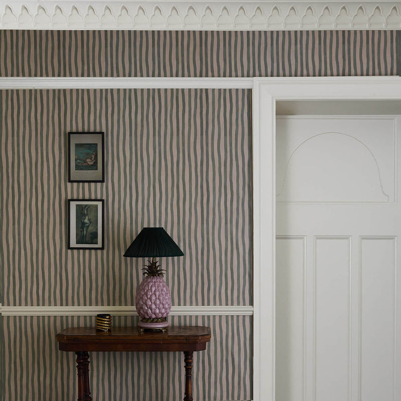 House of Hackney Tapete Artists Stripe in Sap/Alabaster mit abstraktem Streifenmuster aus Vlies - Bild 2