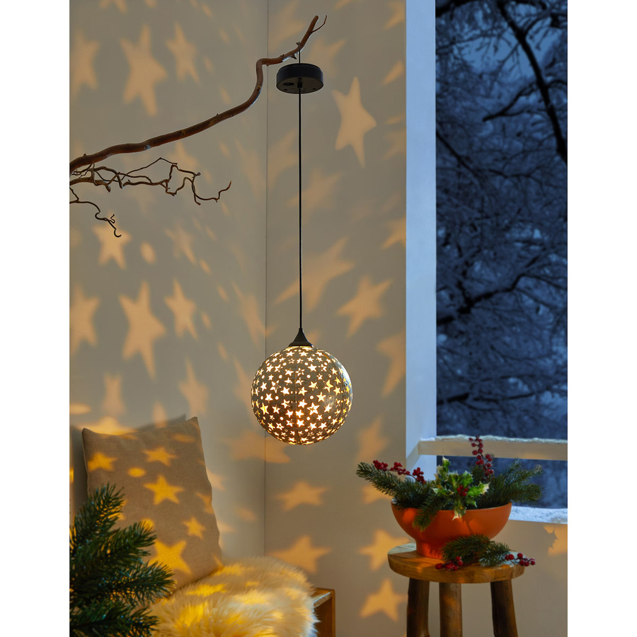 Solar-LED-Hängeleuchte Sternenzauber von genialo in Schwarz oder Weiß aus Metall für die Terrasse im Boho-Stil mit warmweißem Licht - Bild 2