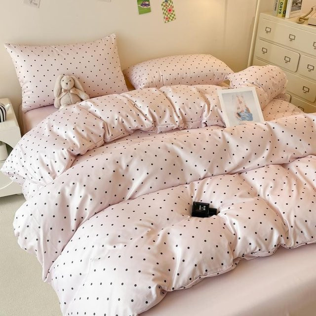 3-teiliges Satin-Bettwäsche-Set von Bin Chi Textiles mit Punktmuster in Weiß oder Pink, bestehend aus 1 Bettbezug und 2 Kissenbezügen, B/H: 220 x 240 cm - Bild 1