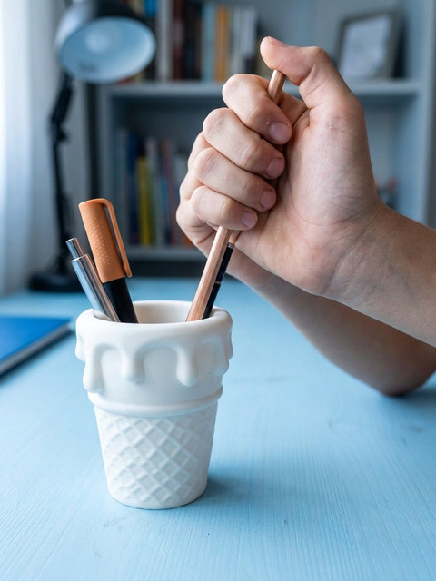 Kreativer Stifthalter in Eistüten-Form, weißer 3D-gedruckter Schreibtisch-Organizer für Schüler und Studenten - Bild 1