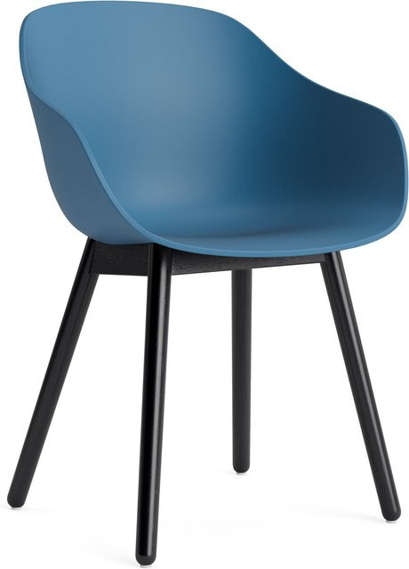 HAY About A Chair AAC 212 mit Armlehnen in Blau und Holzgestell in organischem Design matt - Bild 1