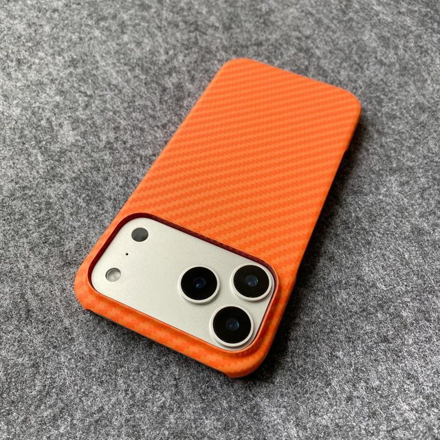 Stoßfeste iPhone Handyhülle mit Carbonfaser Kevlar-Muster in Orange für Apple iPhone 11 bis iPhone 17 Pro Max - Bild 1