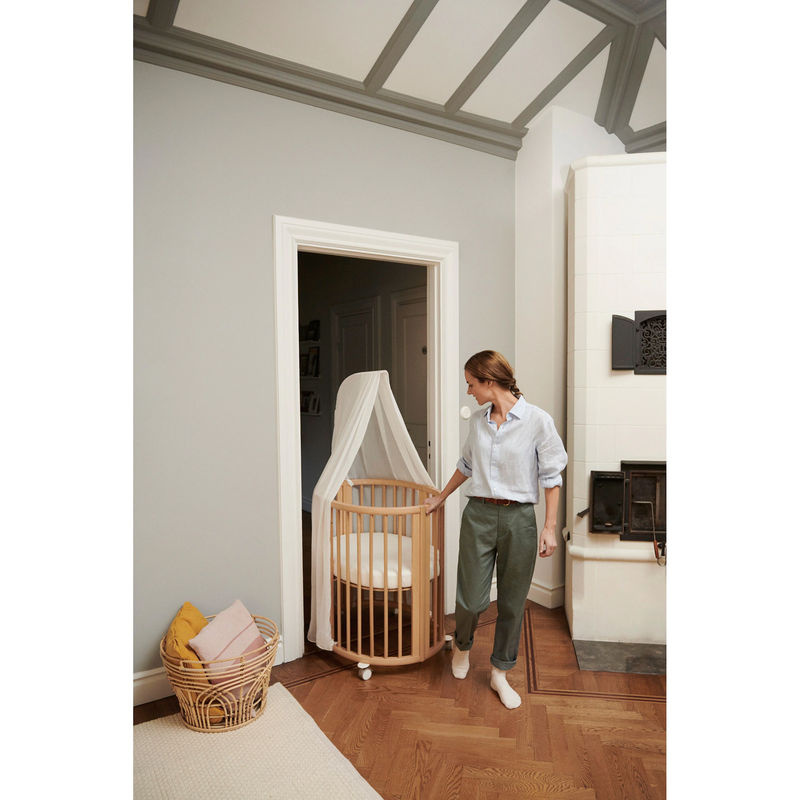 Stokke Sleepi Mini Bundle mit Matratze, Spannbetttuch, Himmelstange und Himmel in Buche - Bild 3