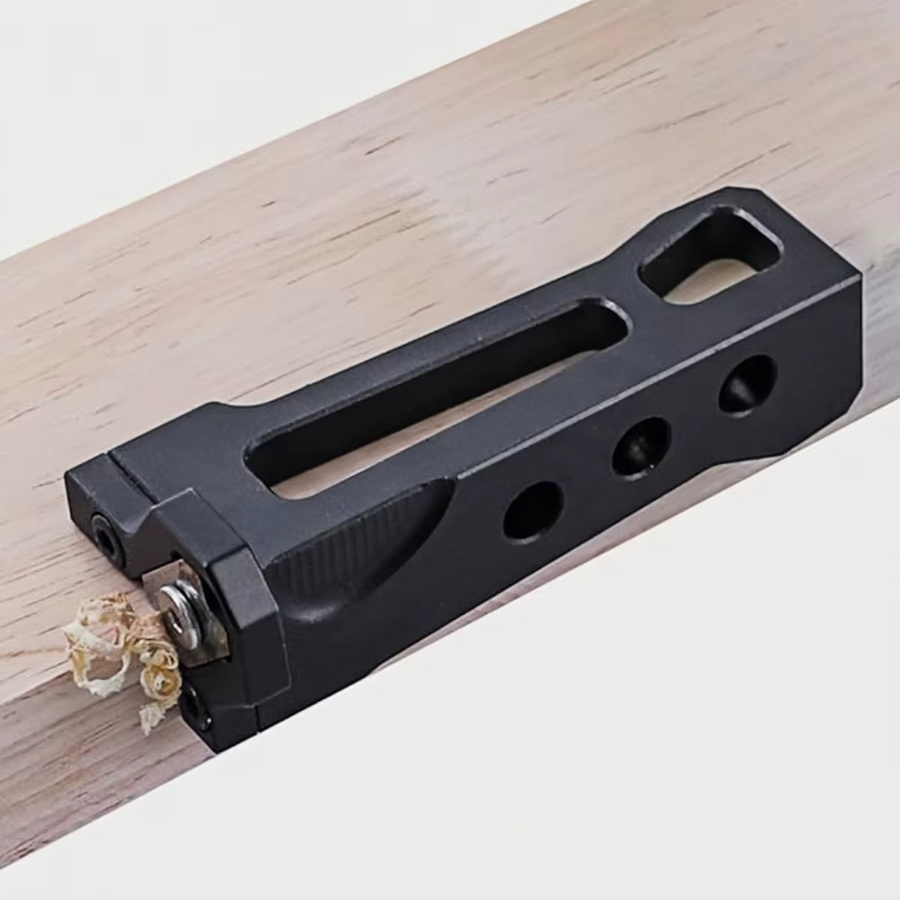 Holzbearbeitungs-Furnierkantenfräser in Schwarz als manuelles Kantenbearbeitungswerkzeug zum Entgraten und Abschrägen von Holz - Bild 2