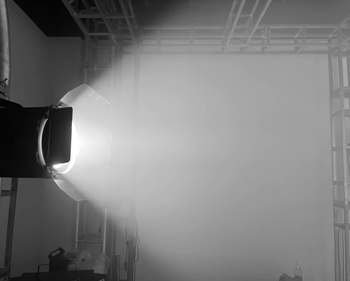 HYULIGHTS 200 W COB LED Par Licht mit Scheunentüren, DMX512 Strobe, Warmweiß und Kaltweiß, DJ Wash Beam Effekt Bühnenbeleuchtung, Schwarz - Bild 4
