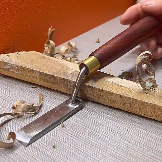 LTOOLS Schnitzmeißel mit Schwanenhals und flachem Boden zur Holzbearbeitung - Bild 1