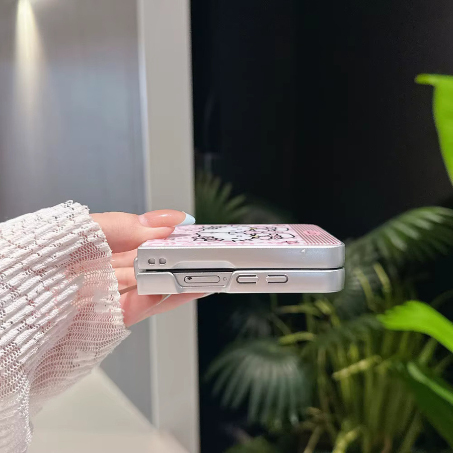 Sanrio Handyhülle mit Leopardenmuster für Samsung Galaxy Z Flip 7, Z Flip 6 und Z Flip 5 in Pink mit galvanisiertem Rahmen und stoßfestem Schutz - Bild 2