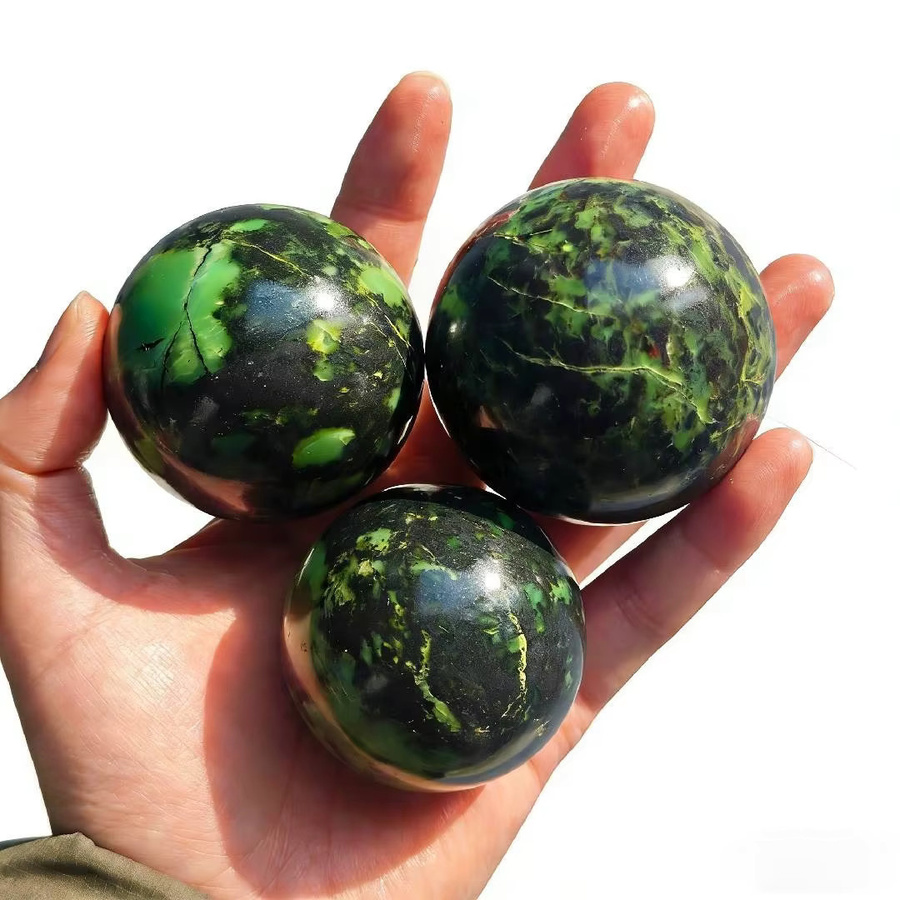 CrystalHola Grüne Opal-Kristallkugel aus Naturstein mit schwarzer Maserung als Tischdekoration - Bild 2