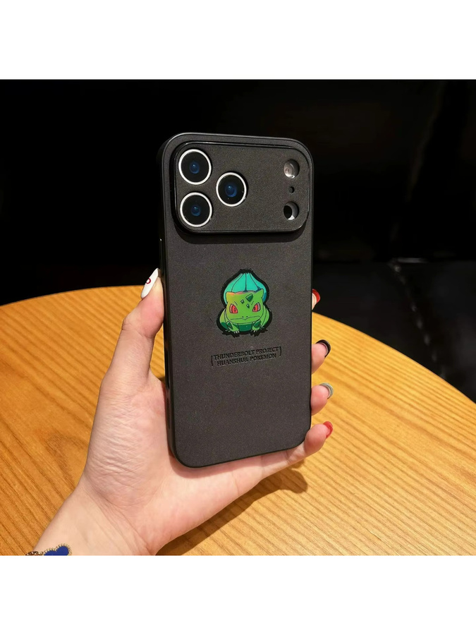 Potdemiel Handyhülle mit Anime Bulbasaur Design in Ledertextur und Laser-Effekt für iPhone 17 16 15 14 13 12 Pro Max, Schwarz, stoßfeste Schutzhülle - Bild 3