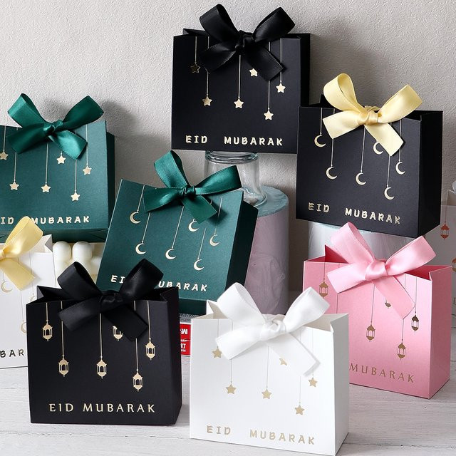 Set aus 5 Mini-Luxus-Geschenkboxen für die Feiertage in Rosa mit goldenen Laternen- und Sternen-Motiven, B/T/H: 11,5 x 10 x 4,5 cm - Bild 1
