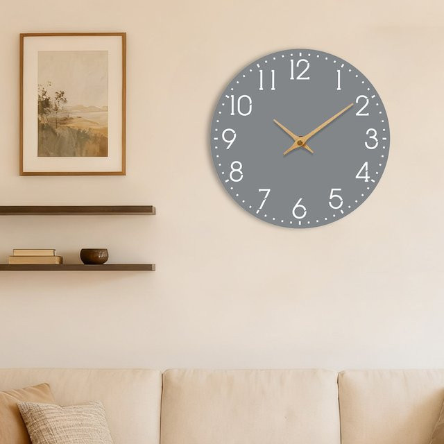 P.chuang Wanduhr aus Holz in Grau, minimalistische runde Quarzuhr mit Metallzeigern und geräuschlosem Laufwerk - Bild 1