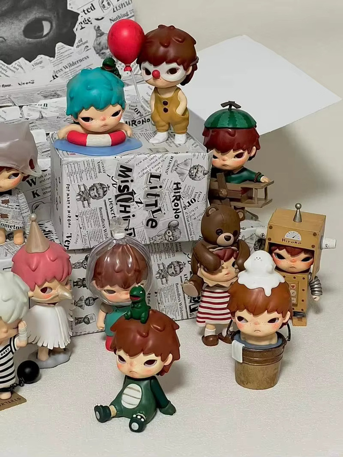 Pop Mart Hirono Little Mischievous Blind Box, Emotion Doll, Kunstfigur - Bild 1