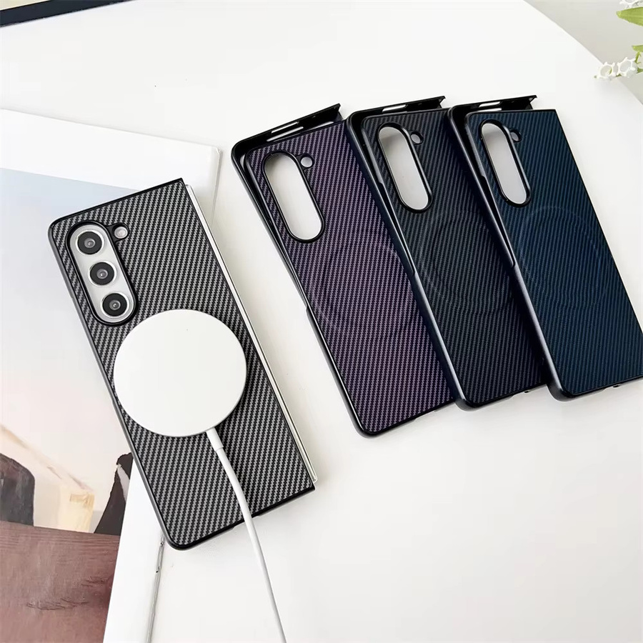 Luxuriöse Leder-Handyhülle mit Kohlefaser für Samsung Galaxy Z Fold 7, 6, 5, 4, 3 inklusive MagSafe und magnetischem kabellosem Laden in Schwarz - Bild 2