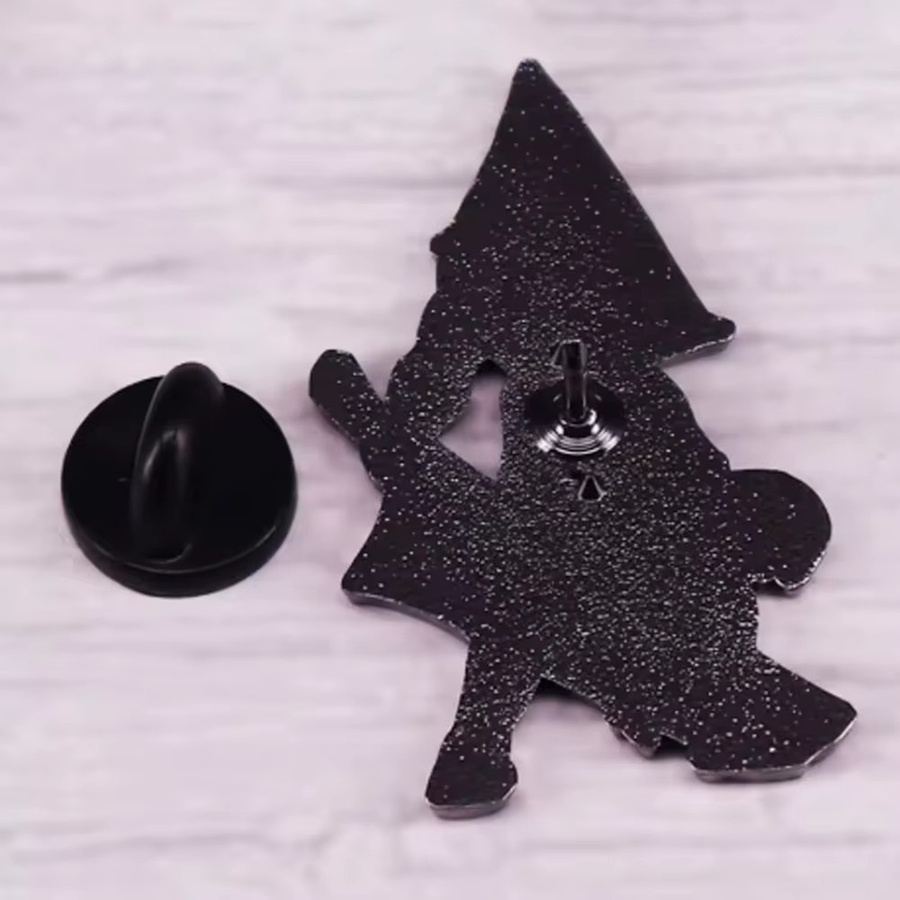 YiYuYiHua 3er-Set Silent Hill Pyramid Head Emaille-Pins, Unisex - Bild 2