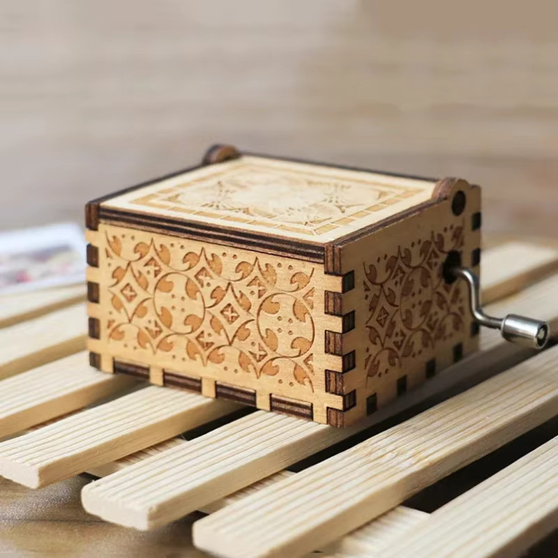 Star Wars Spieluhr aus Holz mit Handkurbel und Oktave als kreative Dekoration - Bild 3