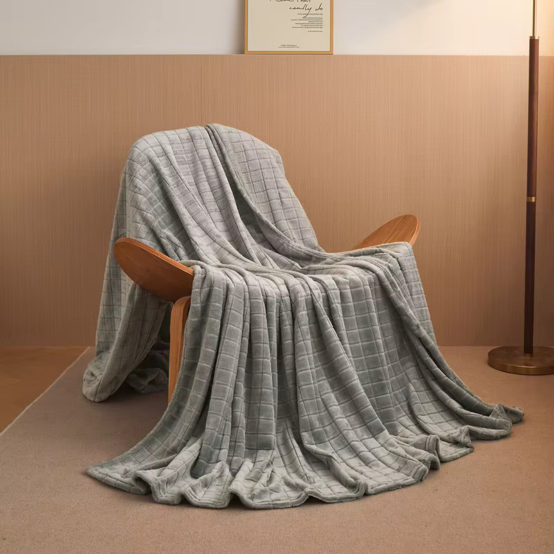 Mystybloom Flauschige Gitter-Korallenfleece-Decke mit geometrischem Muster in Blau und Grau - Bild 1